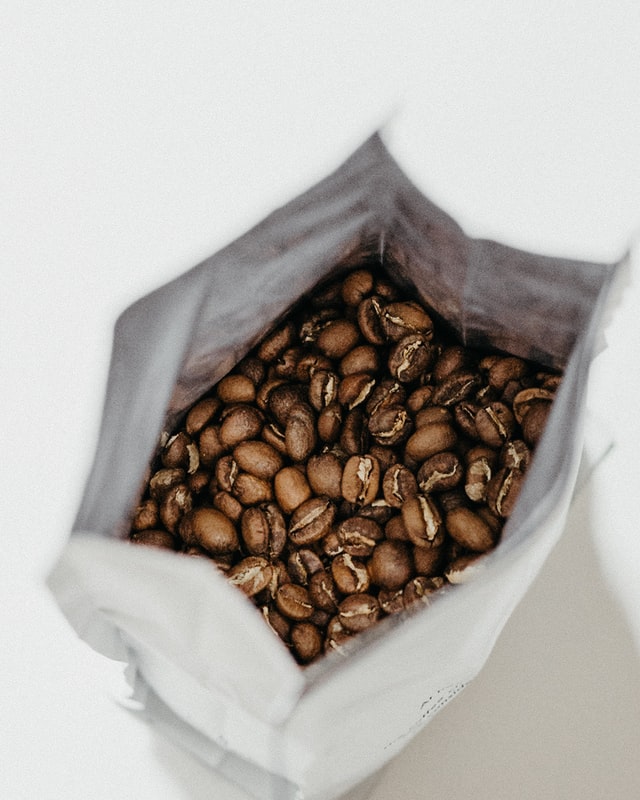 Gdzie przechowywać kawę, by cieszyć się jej smakiem na dłużej?